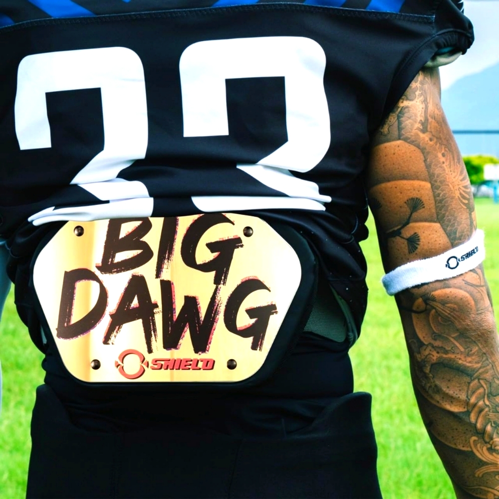 O Shield Big DAWG Golden Chrome Football Back Plate - Youth (max. 180 pounds)